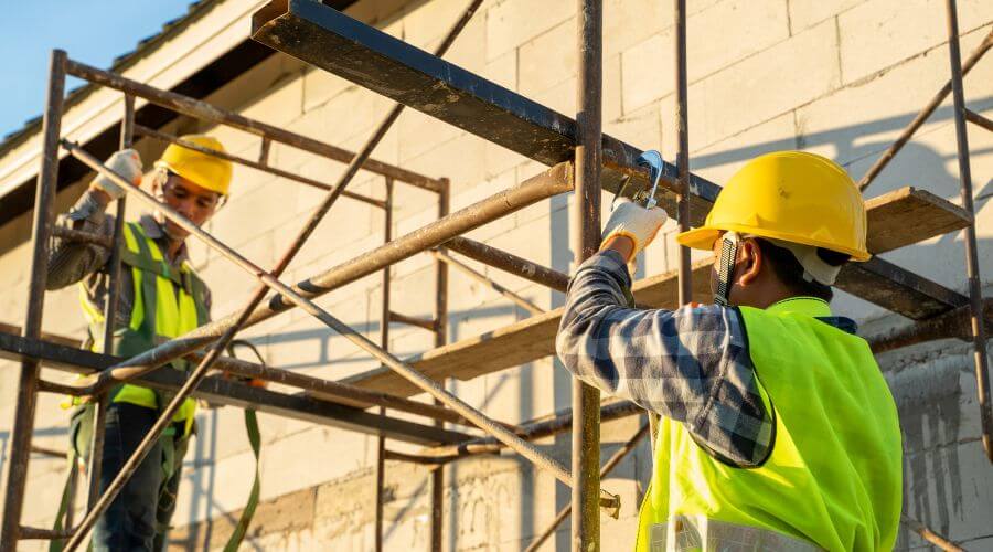 Professional gutter cleaning in Mount Morris, IL